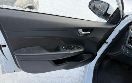 Hyundai Solaris II рестайлинг, 2021 год, 1 700 000 рублей, 17 фотография