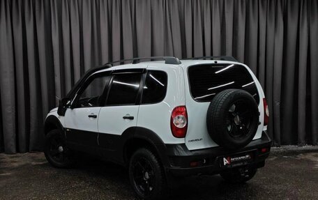 Chevrolet Niva I рестайлинг, 2015 год, 699 888 рублей, 3 фотография