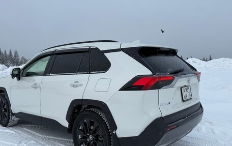 Toyota RAV4, 2020 год, 3 800 000 рублей, 7 фотография