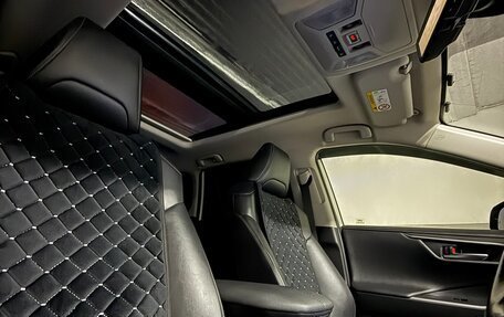 Toyota RAV4, 2020 год, 3 800 000 рублей, 15 фотография