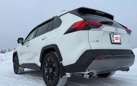 Toyota RAV4, 2020 год, 3 800 000 рублей, 6 фотография