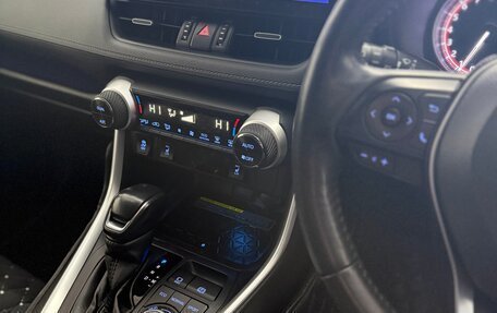 Toyota RAV4, 2020 год, 3 800 000 рублей, 11 фотография