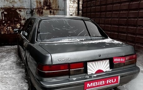 Toyota Carina, 1990 год, 95 000 рублей, 1 фотография