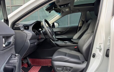 Toyota Harrier, 2021 год, 4 300 000 рублей, 5 фотография