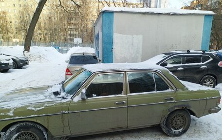 Mercedes-Benz W123, 1983 год, 400 000 рублей, 4 фотография