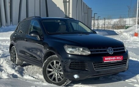 Volkswagen Touareg III, 2011 год, 1 950 000 рублей, 1 фотография