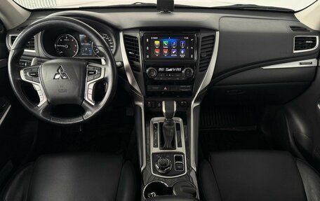 Mitsubishi Pajero Sport III рестайлинг, 2019 год, 3 600 000 рублей, 9 фотография