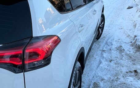 Toyota RAV4, 2018 год, 2 241 000 рублей, 5 фотография