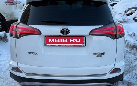 Toyota RAV4, 2018 год, 2 241 000 рублей, 2 фотография