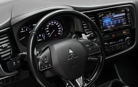 Mitsubishi Outlander III рестайлинг 3, 2016 год, 2 649 000 рублей, 11 фотография