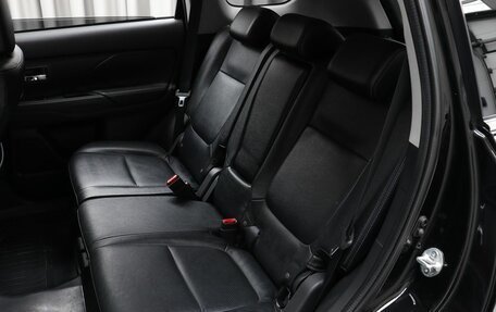 Mitsubishi Outlander III рестайлинг 3, 2016 год, 2 649 000 рублей, 10 фотография