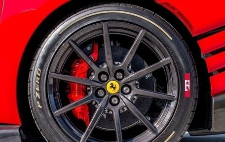 Ferrari 812, 2023 год, 235 000 000 рублей, 13 фотография