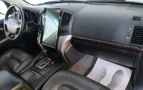 Toyota Land Cruiser 200, 2010 год, 3 349 000 рублей, 22 фотография