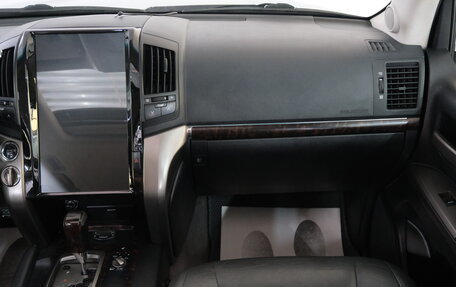 Toyota Land Cruiser 200, 2010 год, 3 349 000 рублей, 21 фотография