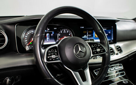 Mercedes-Benz E-Класс, 2019 год, 2 890 000 рублей, 13 фотография