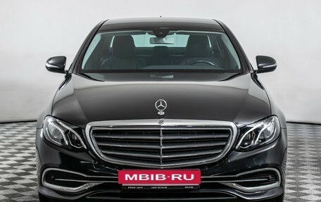 Mercedes-Benz E-Класс, 2019 год, 2 890 000 рублей, 2 фотография