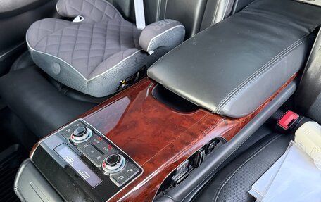 Audi A8, 2011 год, 1 450 000 рублей, 13 фотография