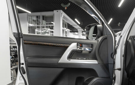 Toyota Land Cruiser 200, 2013 год, 3 590 000 рублей, 18 фотография