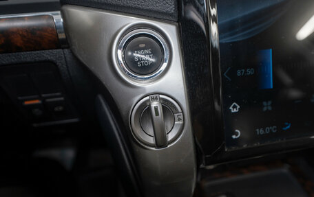 Toyota Land Cruiser 200, 2013 год, 3 590 000 рублей, 24 фотография