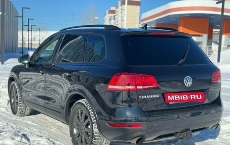 Volkswagen Touareg III, 2011 год, 1 950 000 рублей, 4 фотография