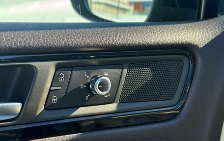 Volkswagen Touareg III, 2011 год, 1 950 000 рублей, 12 фотография