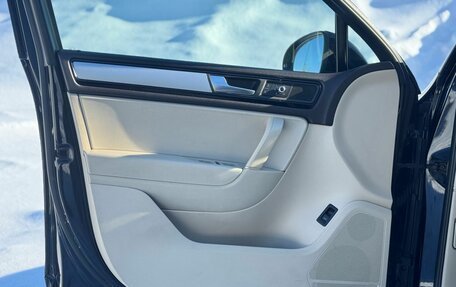 Volkswagen Touareg III, 2011 год, 1 950 000 рублей, 10 фотография