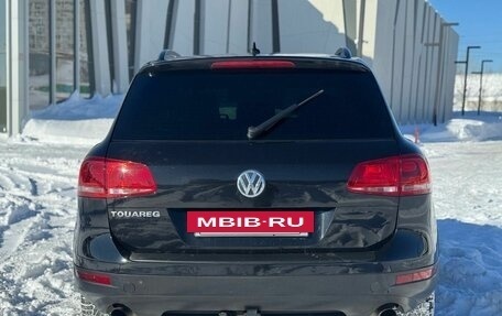 Volkswagen Touareg III, 2011 год, 1 950 000 рублей, 5 фотография