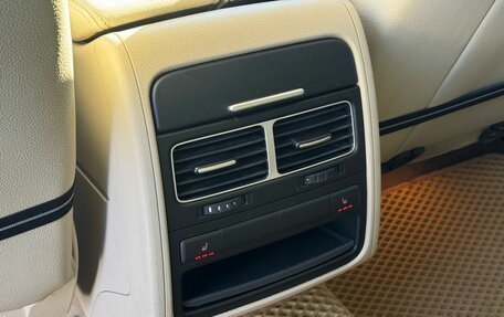 Volkswagen Touareg III, 2011 год, 1 950 000 рублей, 26 фотография