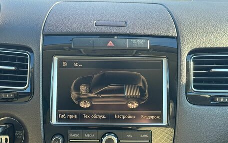 Volkswagen Touareg III, 2011 год, 1 950 000 рублей, 18 фотография