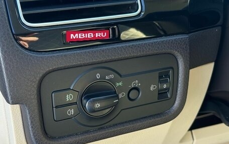 Volkswagen Touareg III, 2011 год, 1 950 000 рублей, 13 фотография