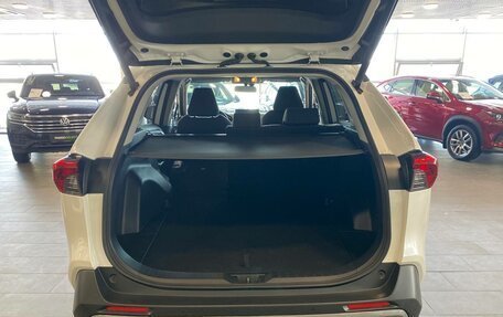 Toyota RAV4, 2020 год, 3 160 000 рублей, 9 фотография