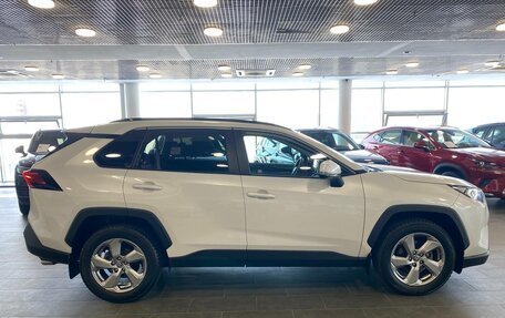 Toyota RAV4, 2020 год, 3 160 000 рублей, 5 фотография