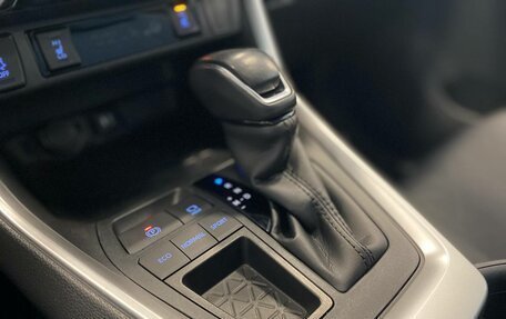 Toyota RAV4, 2020 год, 3 160 000 рублей, 19 фотография