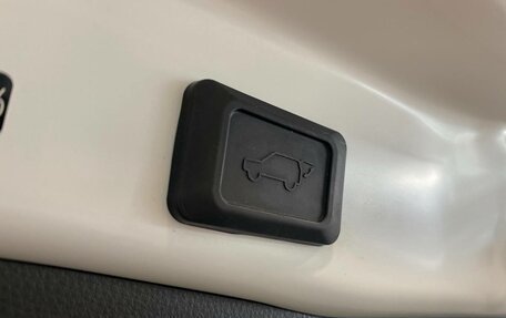 Toyota RAV4, 2020 год, 3 160 000 рублей, 28 фотография