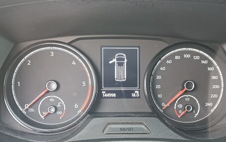 Volkswagen Caravelle T6 рестайлинг, 2020 год, 4 200 000 рублей, 5 фотография