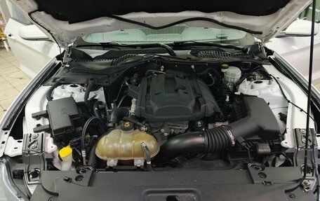 Ford Mustang VI рестайлинг, 2017 год, 2 700 000 рублей, 2 фотография