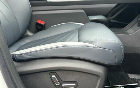 Geely Atlas, 2024 год, 2 799 000 рублей, 24 фотография