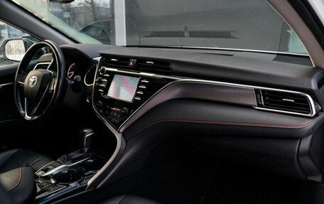 Toyota Camry, 2021 год, 3 350 000 рублей, 7 фотография