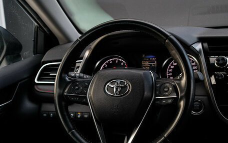 Toyota Camry, 2021 год, 3 350 000 рублей, 13 фотография