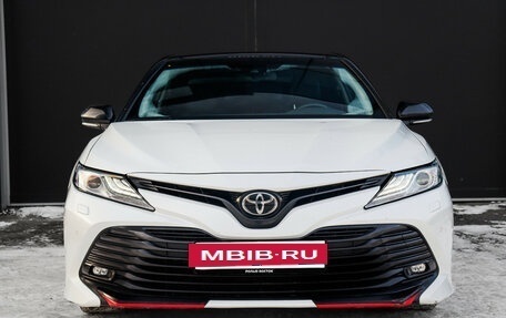 Toyota Camry, 2021 год, 3 350 000 рублей, 2 фотография