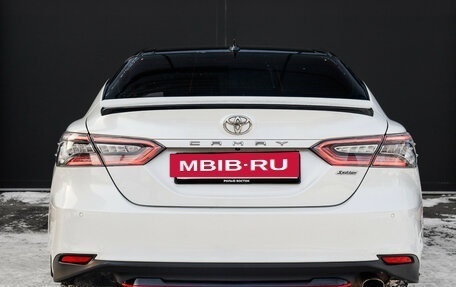 Toyota Camry, 2021 год, 3 350 000 рублей, 5 фотография