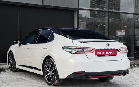 Toyota Camry, 2021 год, 3 350 000 рублей, 6 фотография