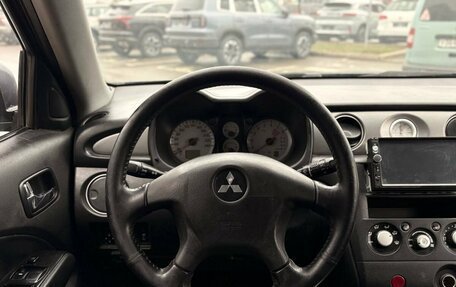 Mitsubishi Outlander III рестайлинг 3, 2006 год, 729 900 рублей, 10 фотография