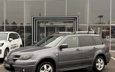 Mitsubishi Outlander III рестайлинг 3, 2006 год, 729 900 рублей, 3 фотография