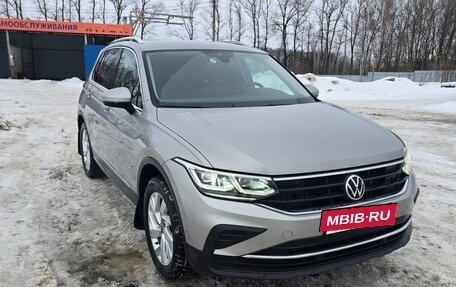 Volkswagen Tiguan II, 2021 год, 3 200 000 рублей, 3 фотография