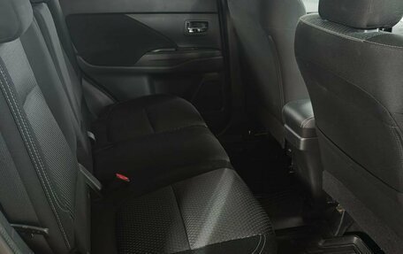 Mitsubishi Outlander III рестайлинг 3, 2019 год, 1 899 000 рублей, 20 фотография