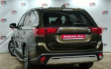Mitsubishi Outlander III рестайлинг 3, 2019 год, 1 899 000 рублей, 6 фотография