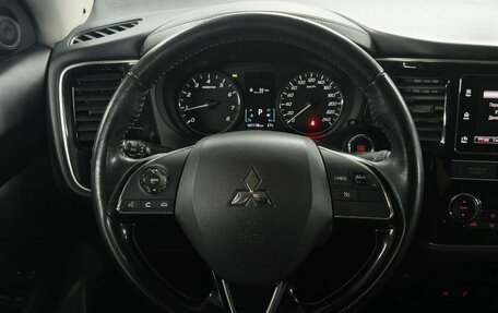 Mitsubishi Outlander III рестайлинг 3, 2019 год, 1 899 000 рублей, 11 фотография