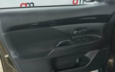 Mitsubishi Outlander III рестайлинг 3, 2019 год, 1 899 000 рублей, 18 фотография