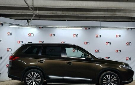 Mitsubishi Outlander III рестайлинг 3, 2019 год, 1 899 000 рублей, 8 фотография